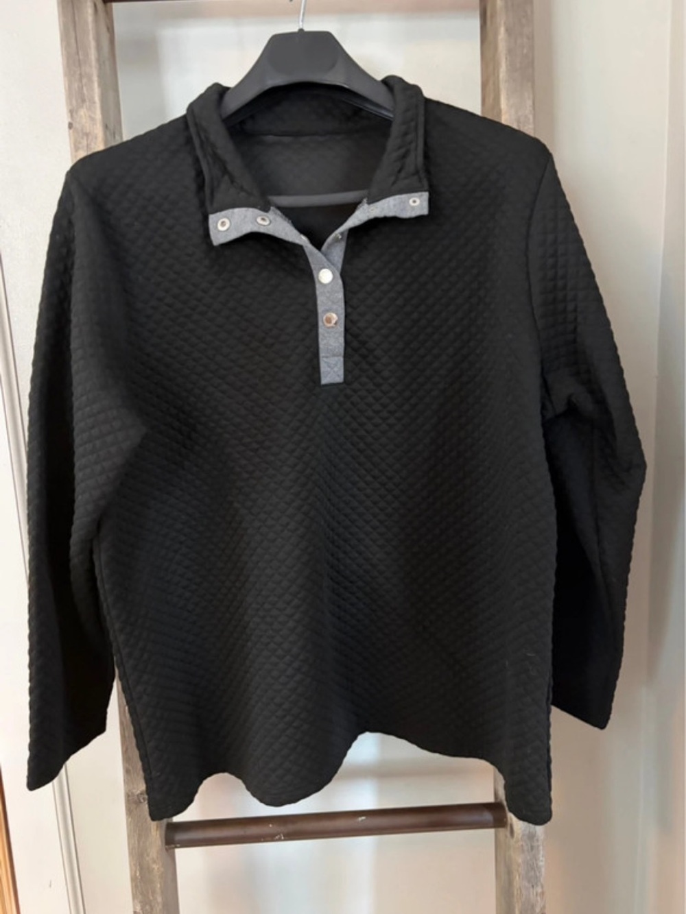 Quilted Snap-Front Pullover Sweatshirt - Black